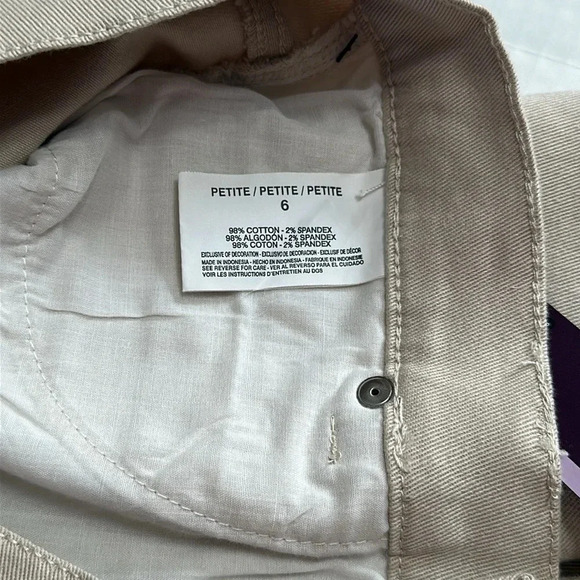 Gloria Vanderbilt Amanda Skimmer Crop Stretch Embellished Pockets Size 6P NWT - Picture 10 of 13